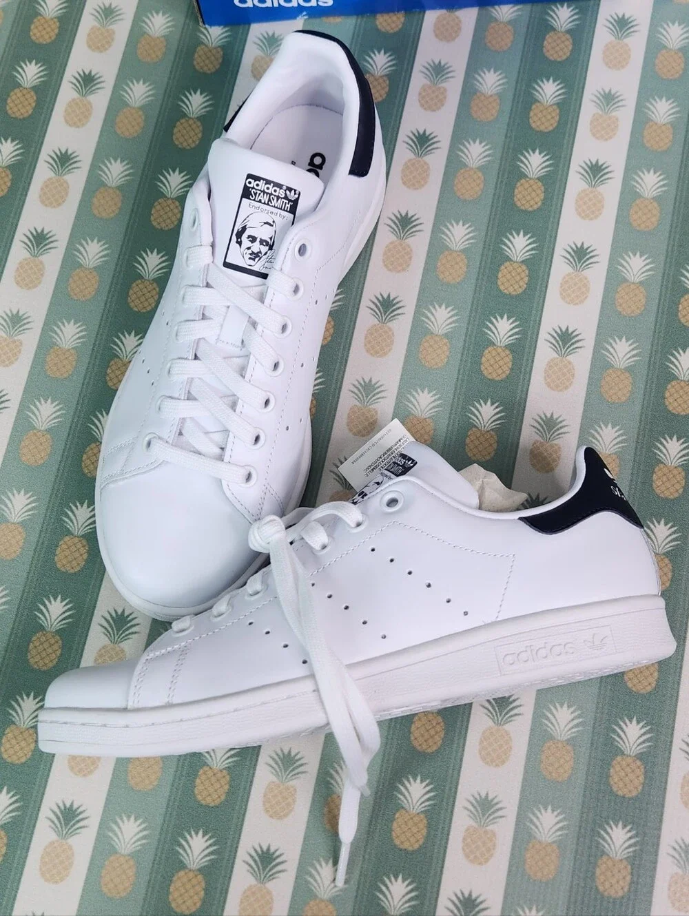 Adidas Stan Smith White Sneakers with Navy Heel